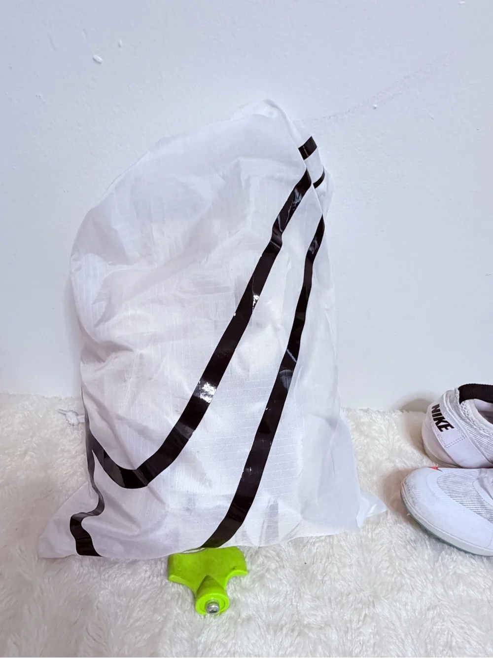 Nike Kids White Track & Field Training Shoes Size 4.5 Youth
